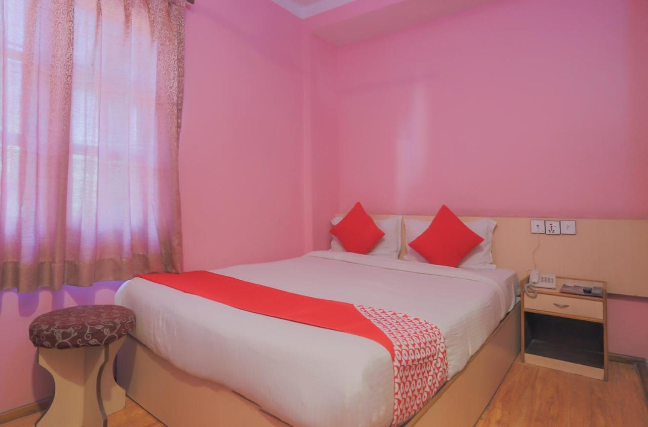 Oyo 789 Hotel Shivam Plaza Катманду Экстерьер фото