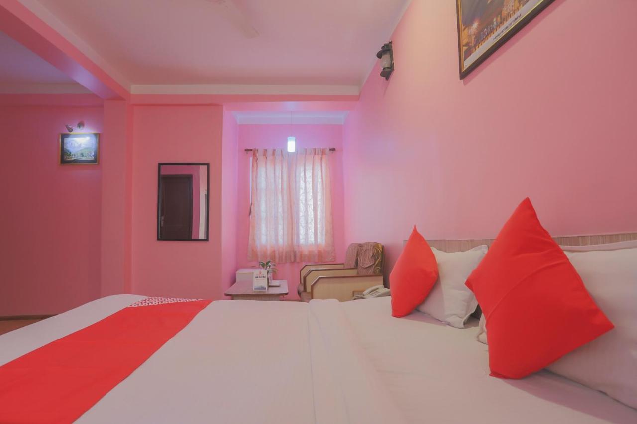 Oyo 789 Hotel Shivam Plaza Катманду Экстерьер фото