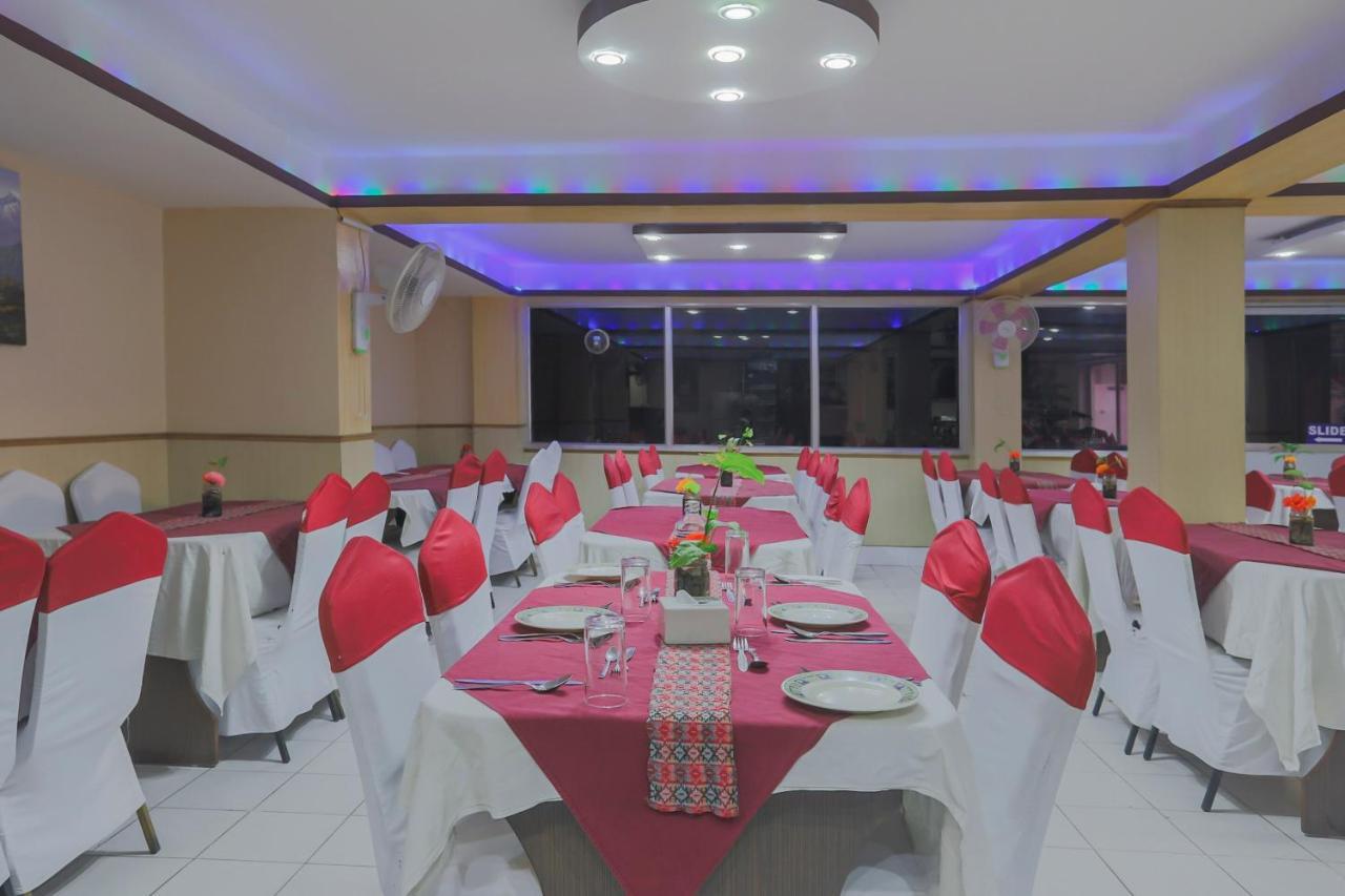 Oyo 789 Hotel Shivam Plaza Катманду Экстерьер фото