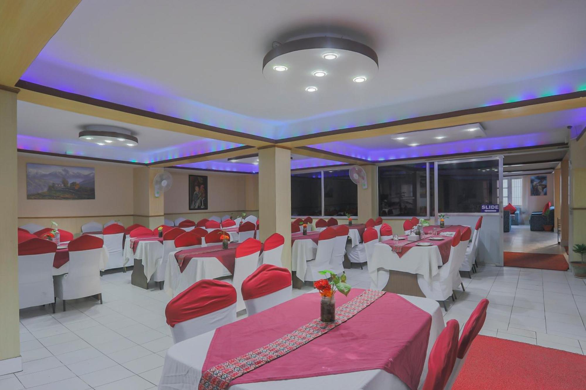Oyo 789 Hotel Shivam Plaza Катманду Экстерьер фото