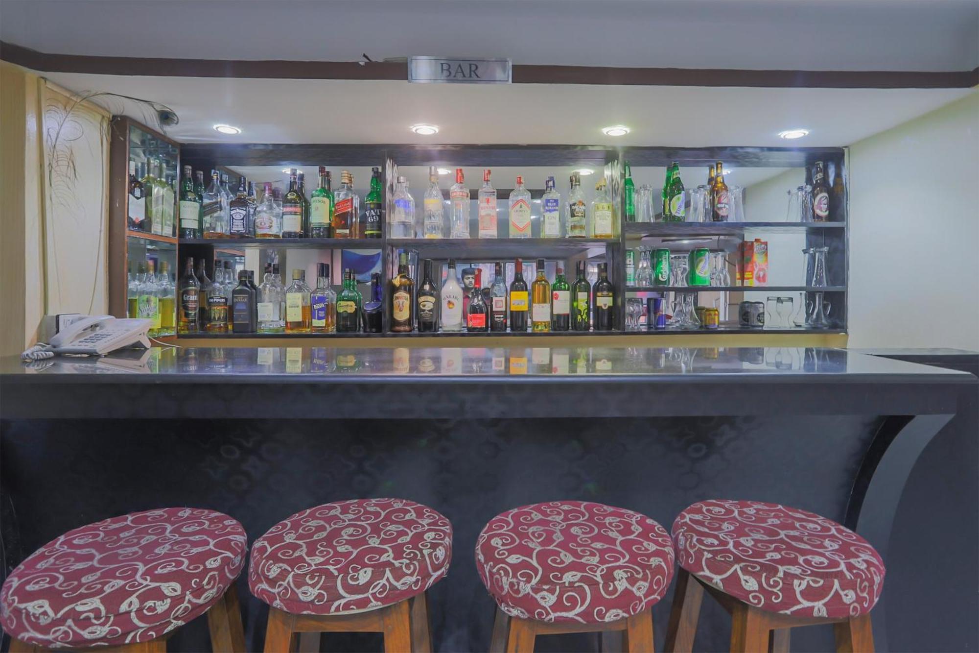 Oyo 789 Hotel Shivam Plaza Катманду Экстерьер фото