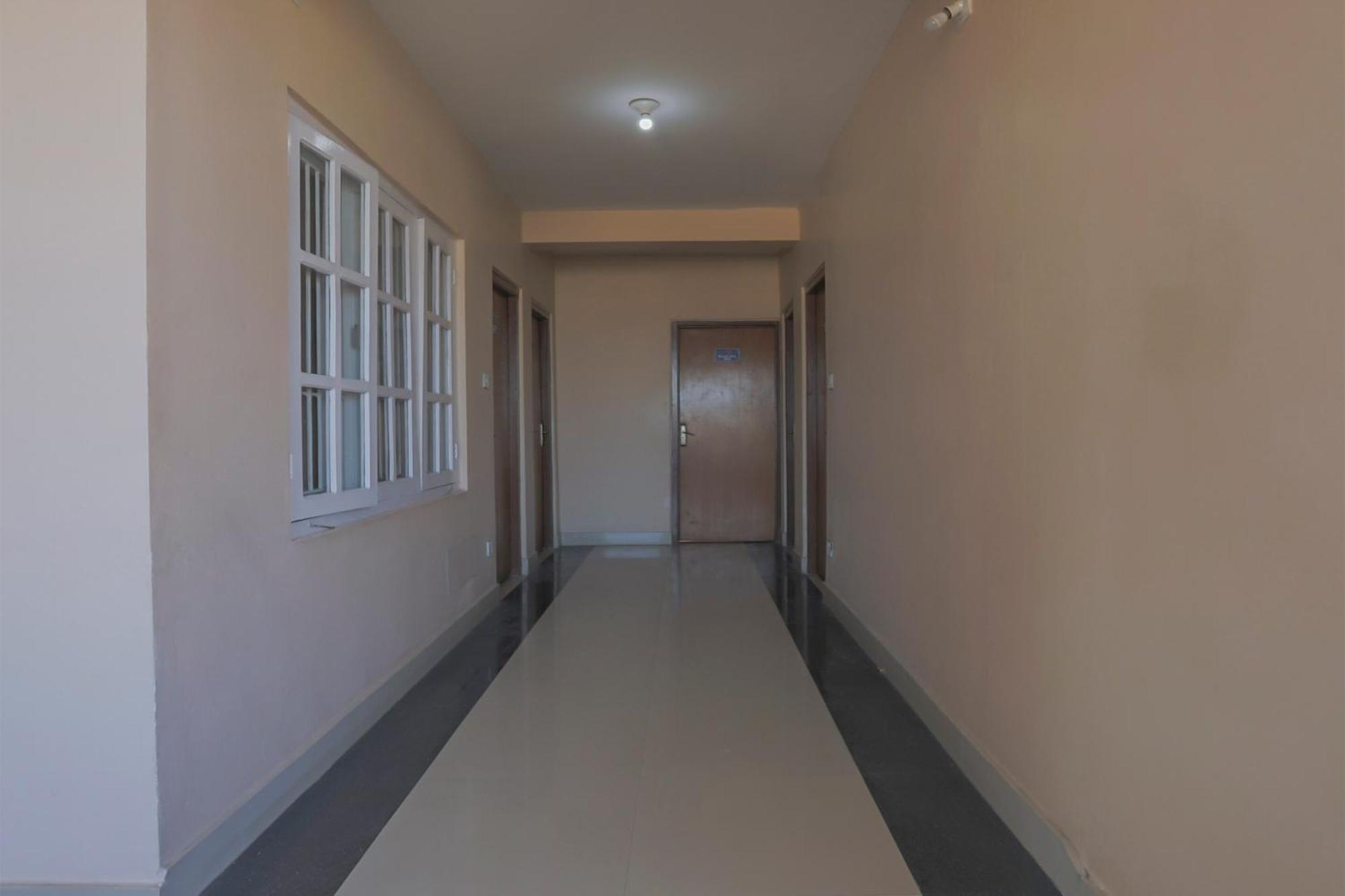 Oyo 789 Hotel Shivam Plaza Катманду Экстерьер фото